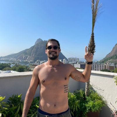 Encare sem medo a face de seus inimigos. Seja bravo e honrado, para que Deus possa amá-lo. Fale a verdade sempre, mesmo que isso possa leva ló à morte.