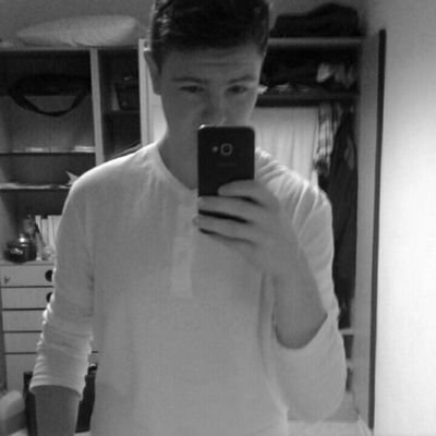 Est. 1998 | 🌈 L(G)BTQ | Gaymer (PC) | 👣 | versatile | Manchmal ziemlich horny 🥵
https://t.co/gE1gEBvG6r