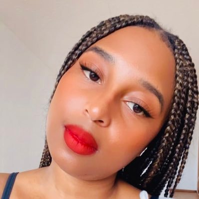 Promise_Mbathaa's profile picture. Zulu and yellow✨