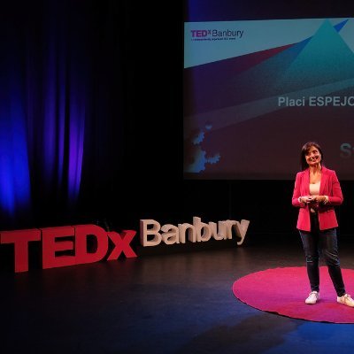 TEDx Speaker, mental health advocate, single mum juggling life, ED survivor, ❤️ languages, travel, mindfulness & time with authentic people, views my own