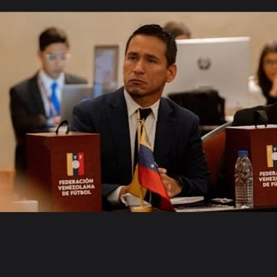 Hombre de fútbol y amante de Venezuela desde cada uno de sus rincones. Lucha por tus metas.