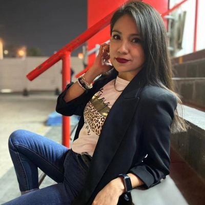 Vanessa Carrillo 💜💚 Profile