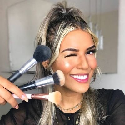 Você Mulher que deseja aprender a ser uma 
Maquiadora 💄💋Profissional 
Você está no lugar certo vem que te ensino 
Um método que aprendi é Hoje faturo Muito