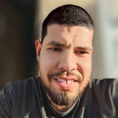 aymanahmed73's profile picture. سواء كنت ناجح أم فاشل فالناس ستتحدث عنك بالسوء لذلك لا تبالي وكما قال أحد الحكماء: الناس لم يجدوا عيب في الذهب فقالوا بريقه يتعب العيون
