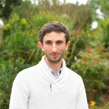 Julien_ROUGER_'s profile picture. Éleveur bovin en race Charolaise et Viticulteur. 
Vice-président Jeunes Agriculteurs National #Foncier #Transmission #ENR #Agrivoltaïsme