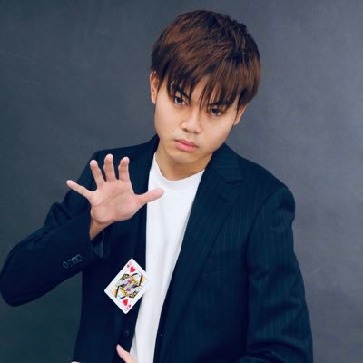 主に大阪で活動しているマジシャンの聖悟(しょうご)です。マジックでお客様に楽しんで貰えるように頑張ってますっ!! マジックや催眠術のご依頼はDMにてどうぞー! 受賞歴 2022年チャレンジャーズライブwithメンタル部門マジックジャパン受賞🏅 ピープルチョイス賞🥉