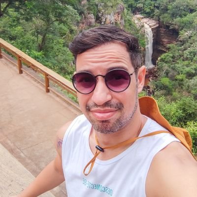 💻 Analista de Sistemas
🤓 Geek
✈️ Viajante
🍷 Wine lover