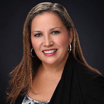 I am a bilingual Realtor (Spanish & English) with UTR Texas Realtors, serving all South Houston area, helping buyers and sellers with their real estate needs.