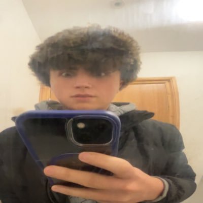 ilikerhyslewis's profile picture. 