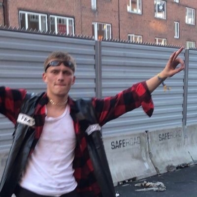 bollen__'s profile picture. Cheater noob