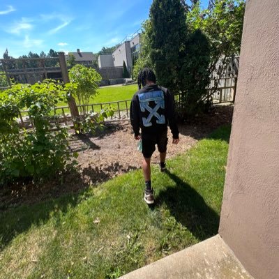 whoisdvniell's profile picture. Random.