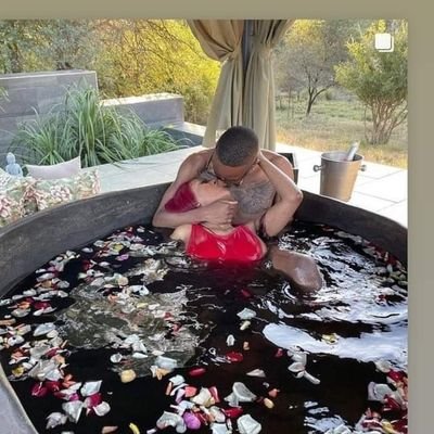 SkywalkerVee's profile picture. graphic and Web designer 
film maker 💥
life coach 💯