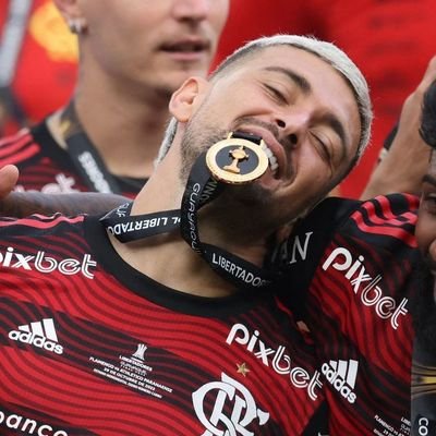 tu és digno de tradição @flamengo|@GiorgiandeA
1981
2019
2022