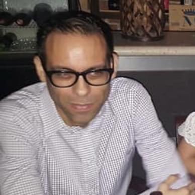 cfigueroaq's profile picture. Mi rol es ayudar a otros a alcanzar sus objetivos profesionales. Les proveo herramientas para trabajar en comunicación visual a través de tutoriales y cursos.