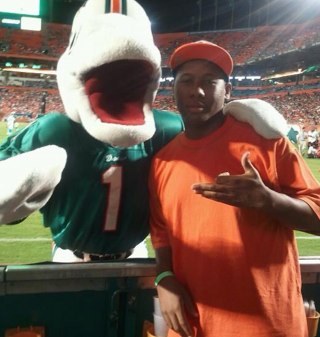 Grimace305's profile picture. 