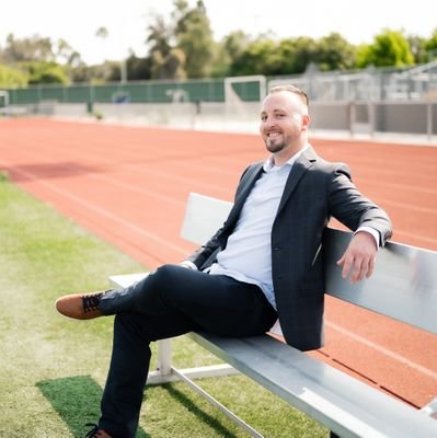 Empathy and kindness make the 🌎 | Seattle Seahawks Security Officer | Sports Management MBA