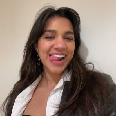 Meghna_lohia's profile picture. happy canadian