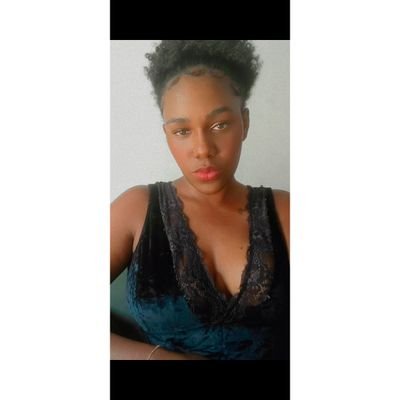 morena 🤎
20 anos 🌚
mineira 🌼
vivendo e aprendendo 💥🪐
