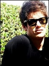 SoTemEuPodeSer's profile picture. 18 anos,libriano,tuitero,baconzitos,familia,amigos,msn,pipoca,meu cachorro(Carne),orkut e adm da @_meuscolirios sigão-me os bons