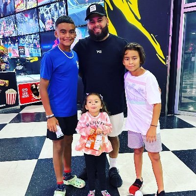 ✒️Founder/ Owner
💈@thesupplybarberco
🔻 Entrepreneur
🔻 Nothing more satisfying than being a Dad
🔻 Striving to be #Suffice in Life
