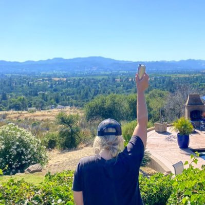 cvc____'s profile picture. heart breaking, paper making & ass shaking.