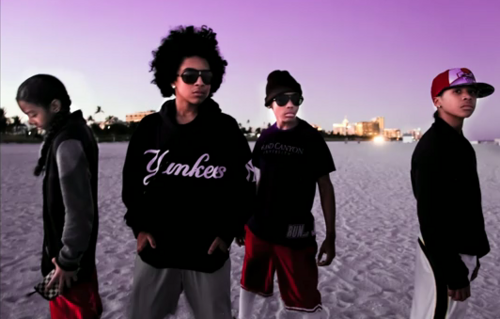 TWITTER page the most gossip & merch info for anything MINDLESS BEHAVIOR! (: OWNER: @IMDAYSHABOO Co:owner : @xoxoAshleyMaria