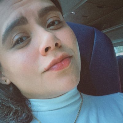 “¿Quién es Claudia? En realidad, puede ser cualquiera de nosotros: una persona que intenta encontrarle sentido a su existencia”.
