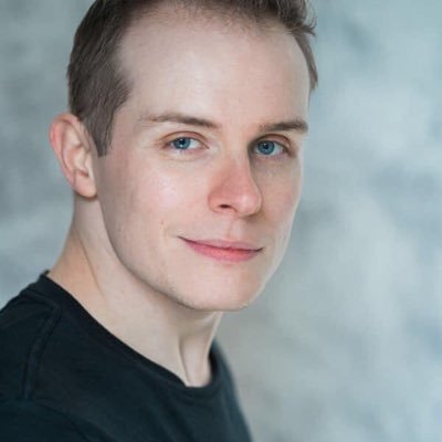 Actor represented by @wintersons. Made pro acting debut via @TheRSC. Performed in 'Jellyfish' at @NationalTheatre. Member of Advisory Board for @DoorsSeparate.