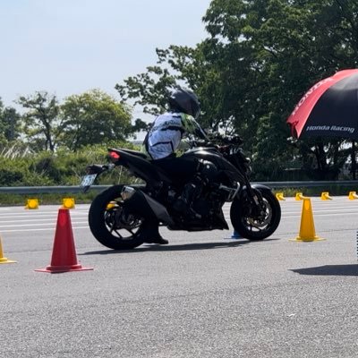 2021年9月21日大型自動二輪免許取得✨ 人生初めてのバイクがGSXS-750、、、ジムカーナでシード選手になるのが目標です(´ｰ｀)