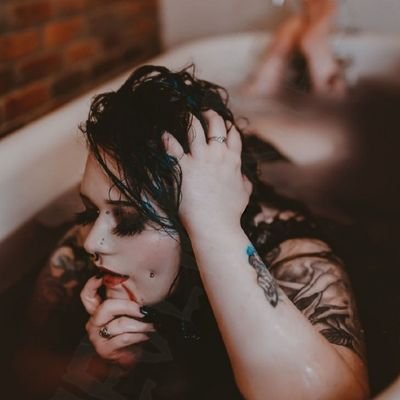 Just your average everyday witch next-door 🦇💋
⛓️🔞-NSFW🦇⛓️🍑OnlyFans.🍑 https://t.co/D6F9pB7fg6 🦇