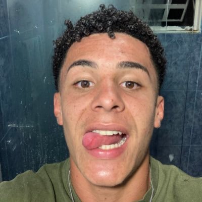 Você é melhor ? c não for , de o seu MELHOR ! até q seu melhor te torna melhor q os outros , mais o melhor é não tentar ser o melhor é sim ser VOCÊ