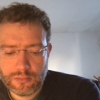 AndreNaoEsta's profile picture. gerente de comunicação, gateiro e pai, não necessariamente nessa ordem. Anteriormente @raissuli no Twitter. Gateiro, Geek, Pai. Deixe seu recado após o sinal.