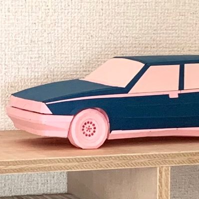 ペーパークラフトを設計してます。 クルマ・映画・SFなどが好き。プロダクトなどのデザイナー。ピアッツァとアルフェッタGTがいる。117クーペをお預かりしている。75が昔いた。