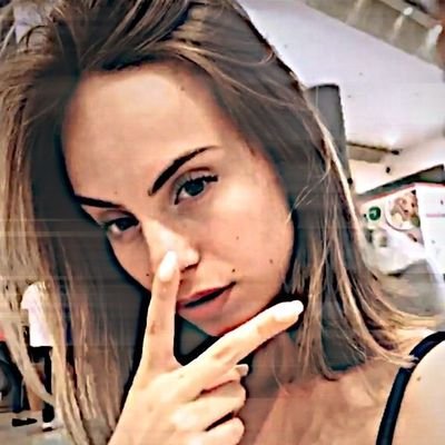 Elifxsolmzz's profile picture. İYİKİ VARSINIZ🎊