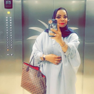 mariammalshehhi's profile picture. أكتب ، أرسم ، أعيش  ، أقرأ ، أمتهن التمريض ، من قرية أنبتها الله بين جبل و بحر أحملها مسقط  لرأسي أسمها شعم ..