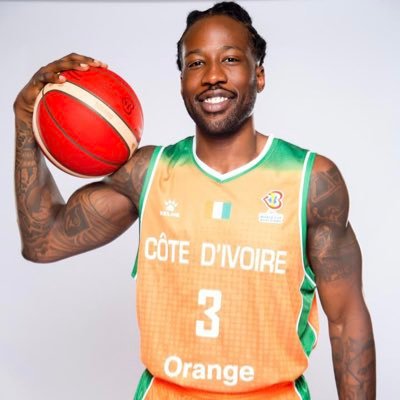 Pro Hooper 🏀 🇨🇮🇺🇸                              Côte D’Ivoire National Team  #PutGodFirst #Spreadlove