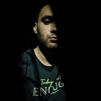 Dwedar_xd's profile picture. ألا أعيش خاليًا من الأسباب، ألا أفقد المعنى
آمين