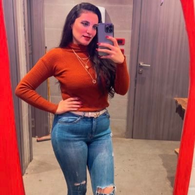 Roza71999's profile picture. I will still smile😊 .. play violin🎻💓.. FCES MU👌... love travel 😍🛫.... u lucky if u know me https://t.co/YVvGYPu7TF