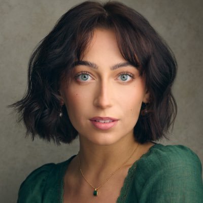 eleanorpeach_'s profile picture. @pradawestend || represented by @bwmgt