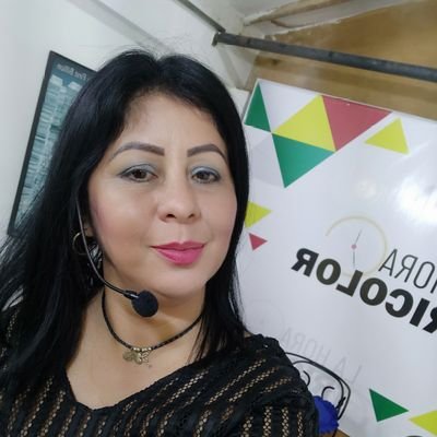 Periodista Venezolana, locutora de radio, presentadora de Televisión y ama de casa,mis hijos lo mas valioso.
Coordinadora de Convergencia Cocorote y de mujeres