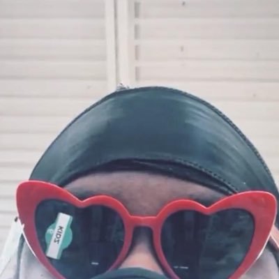 kingserrge's profile picture. Tengo series problemas mentales.