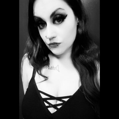 18+ NSFW~420 enthusiast~kinky goth~smoking fetish~adult content creator~ Cashapp:$morticia90