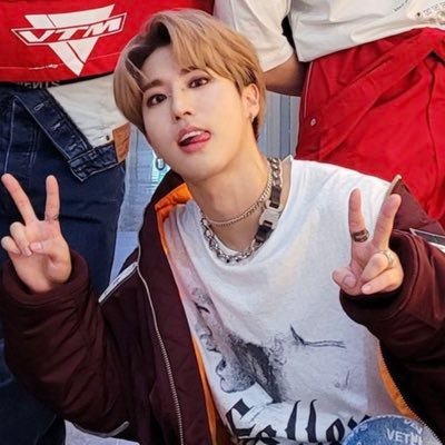 si pero amo más a skz. only stay // xh support. si soy infj por¿?