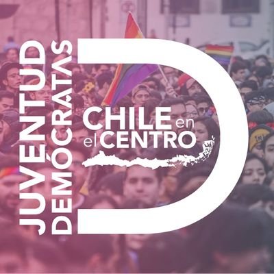 Jóvenes con ideologías de centro, representando las ideas del Chile cotidiano y común, con la fuerza demócrata juvenil que el país necesita. (En Formación)