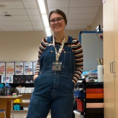 missliv_art's profile picture. first year elementary art teacher