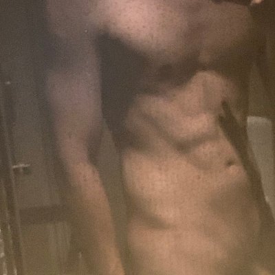 benbenda3's profile picture. 沉溺在這虛妄的維度，直到宇宙將我們瓦解