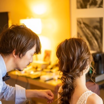 Toshi20fc's profile picture. フリーで美容師、ブライダルヘアメイクとして活動。23年からFCオーナーとして美容サロンを2店舗経営。