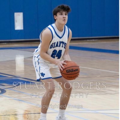 HPHS Basketball #24 c/o 2025 5’11 point guard  AAU: Powerhouse (Hoop Avenues) email: Simonmoschin24@gmail.com