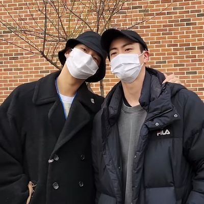 eightcorners's profile picture. 30ish | if he flings it, he flings it