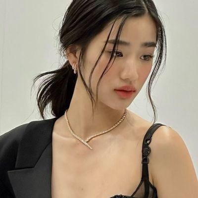 nasrinnn19's profile picture. #tontawan #bright 🌻☀